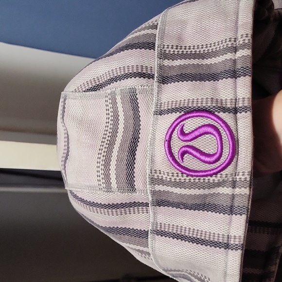 Lululemon Scuba Hoodie - Picture 4 of 5